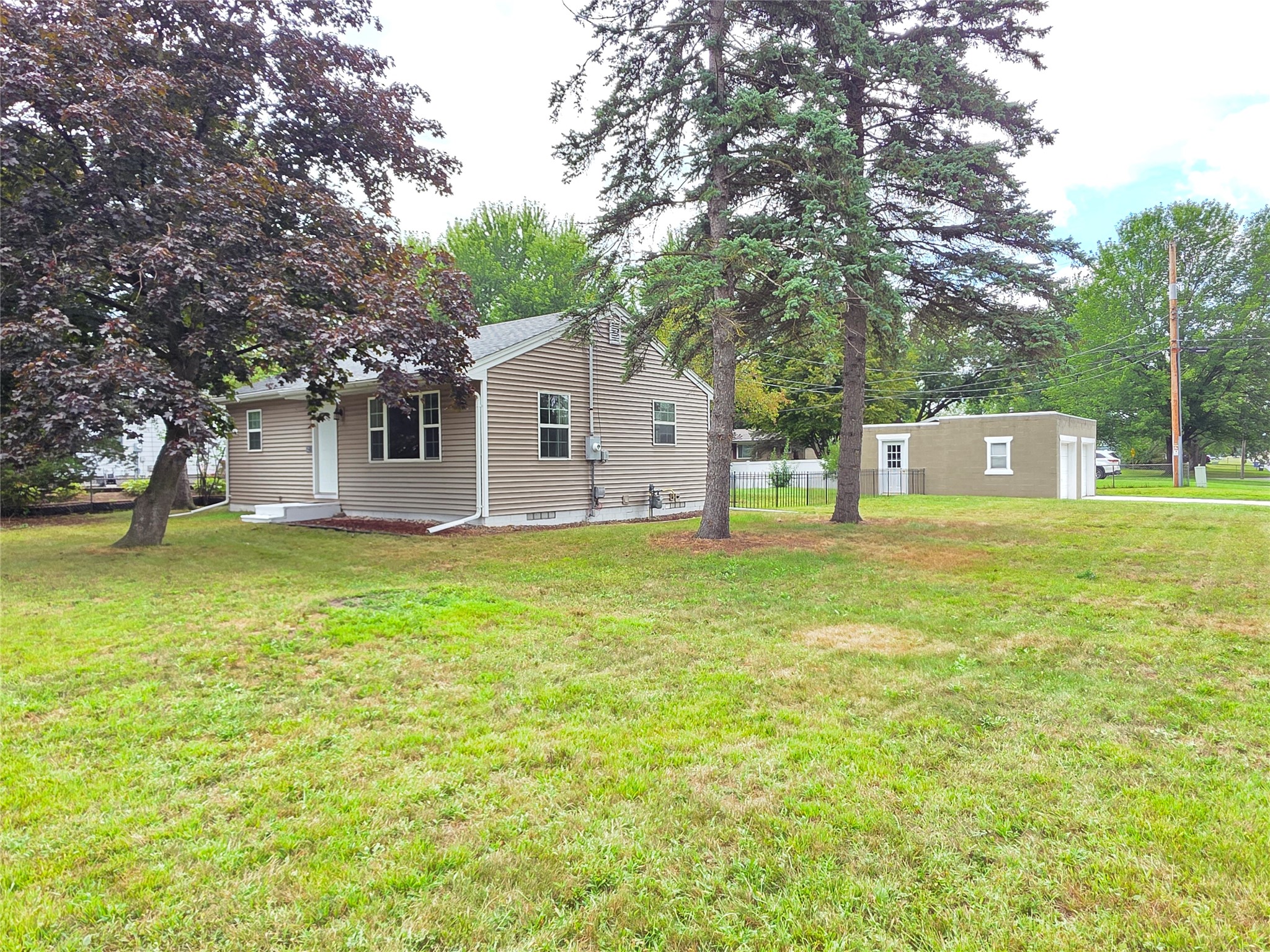 3250 Melby Street Property Photo 5