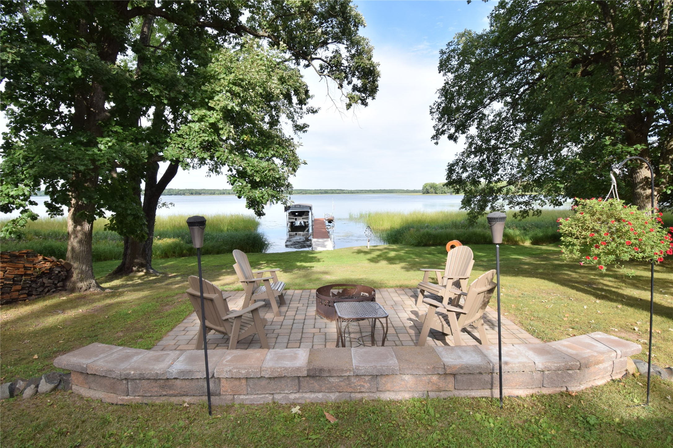 6660 Lonestar Road Property Photo 2