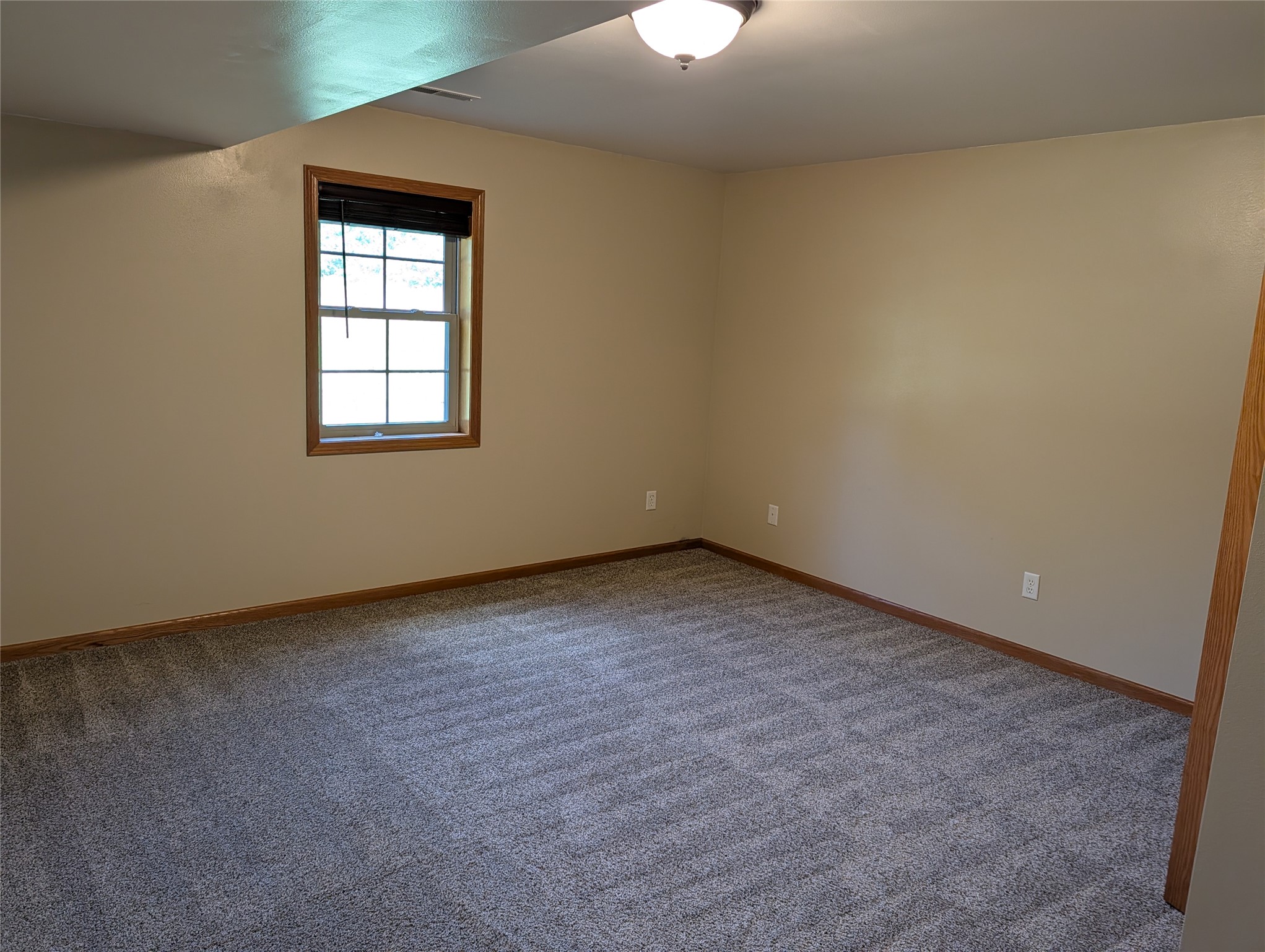 400-402 Main St 400-402 Property Photo 6