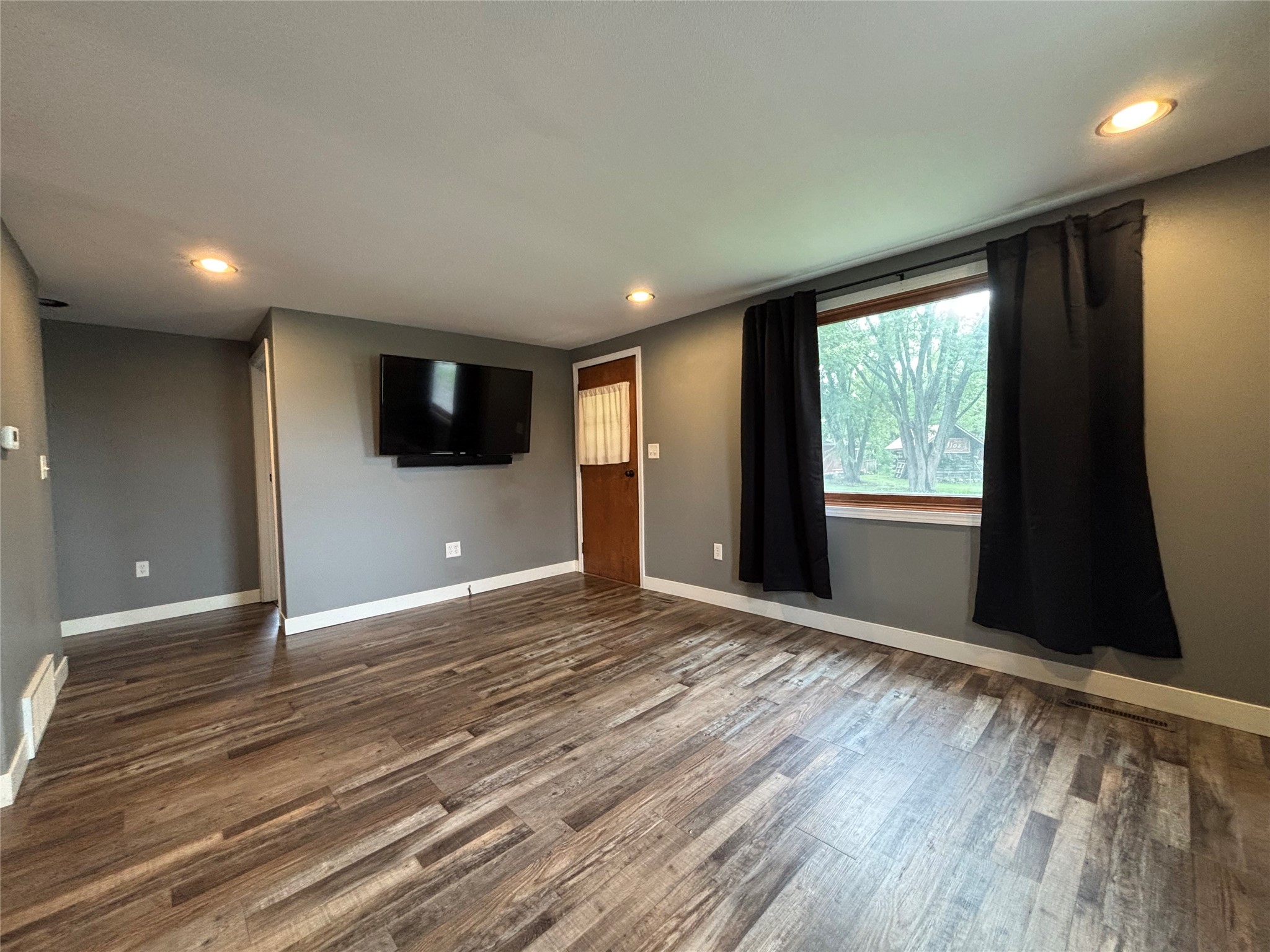 902 Queen Street Property Photo 15
