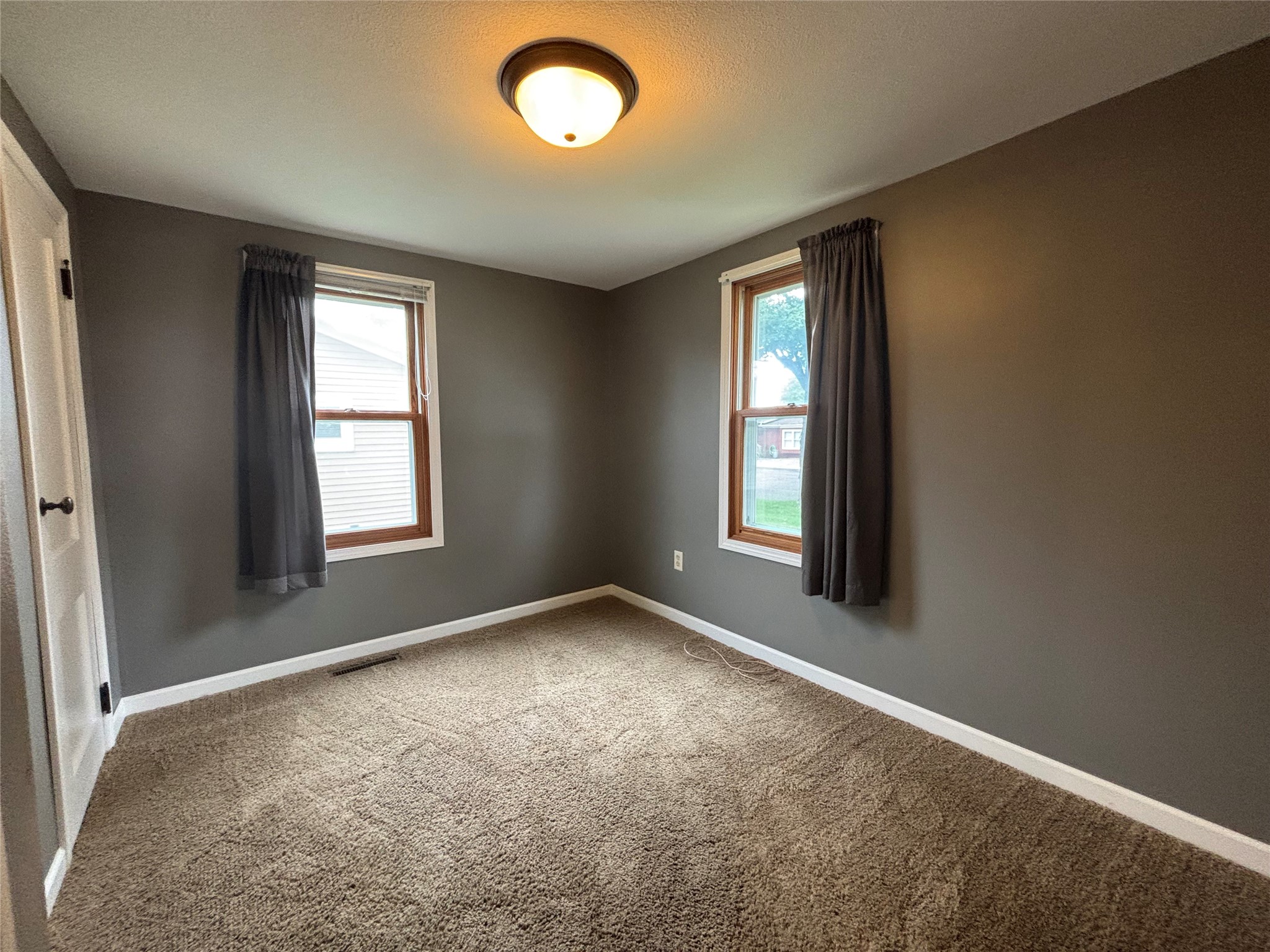 902 Queen Street Property Photo 17