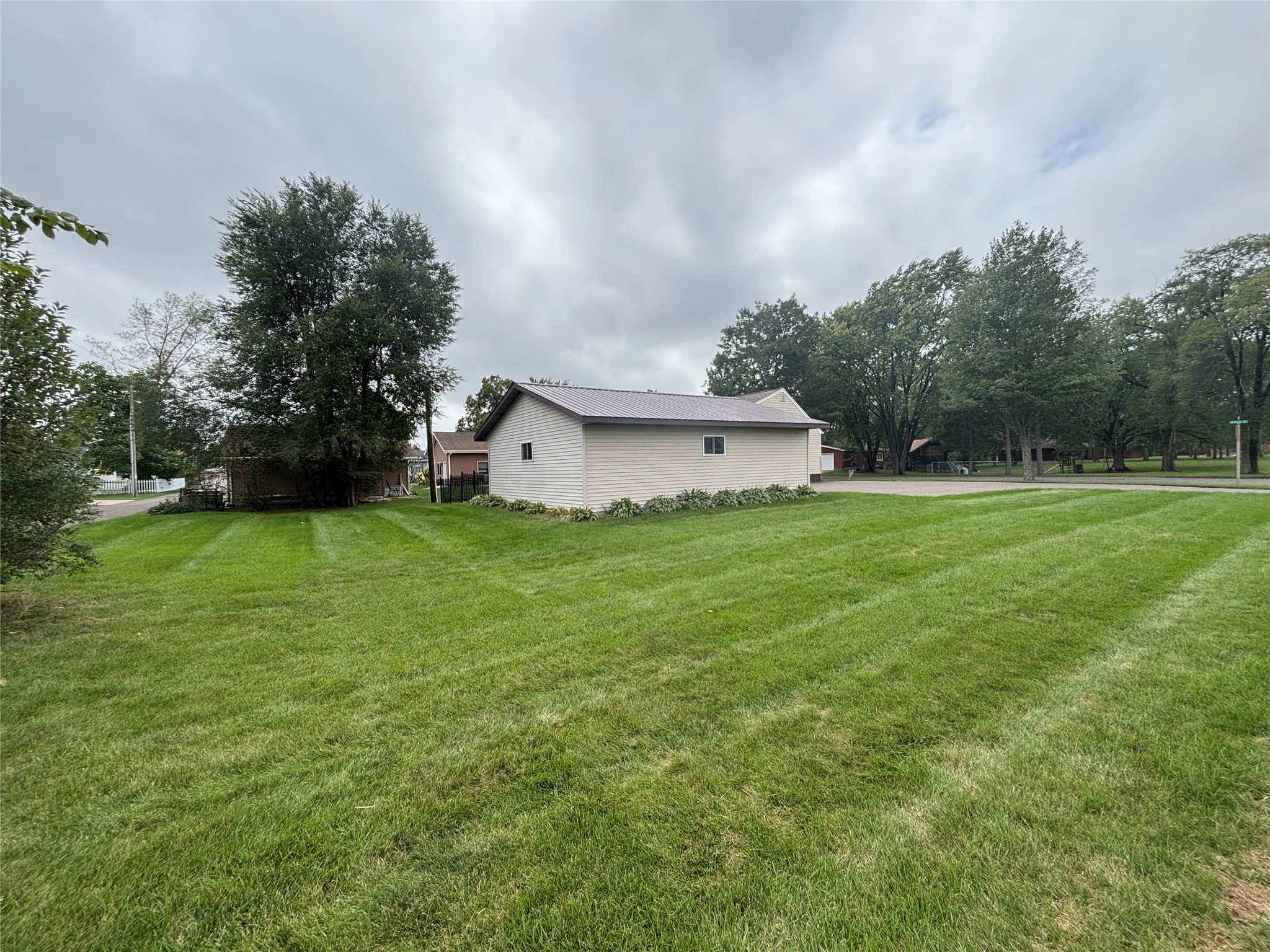 902 Queen Street Property Photo 22