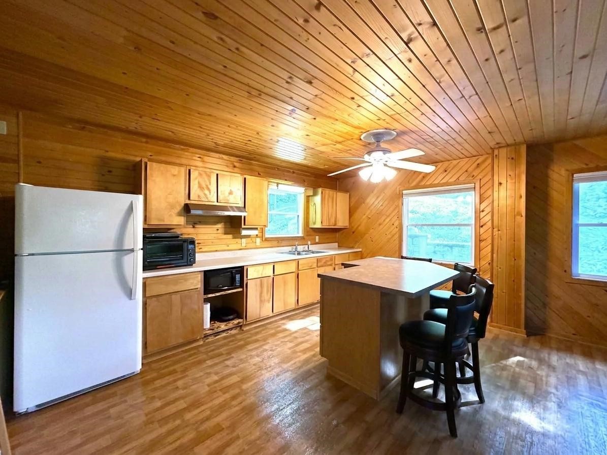 3431 N Blackhawk Road Property Photo 7