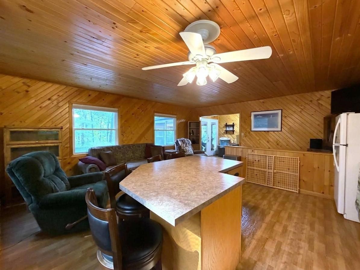3431 N Blackhawk Road Property Photo 8