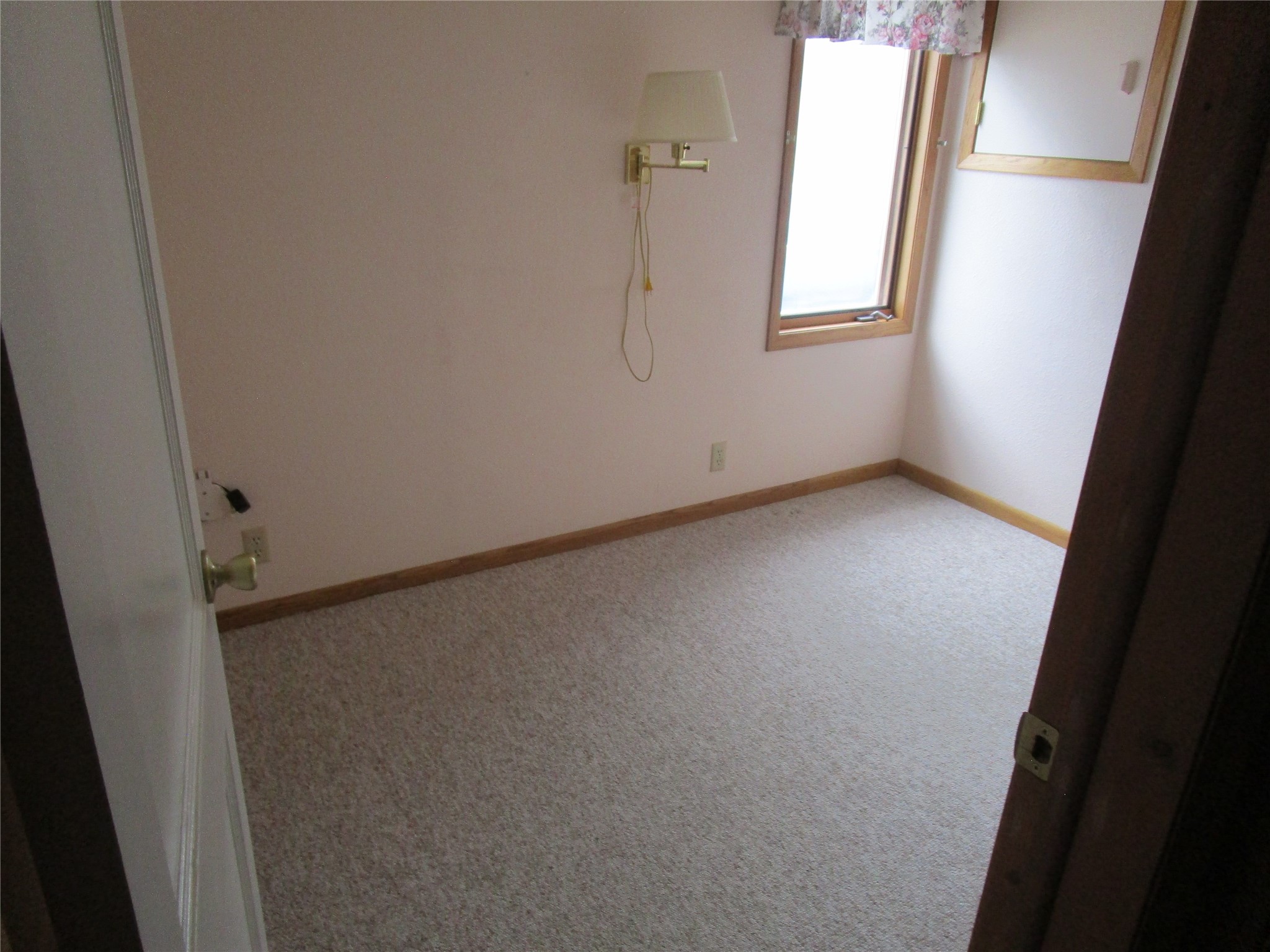 415 W 2nd Street S Property Photo 12