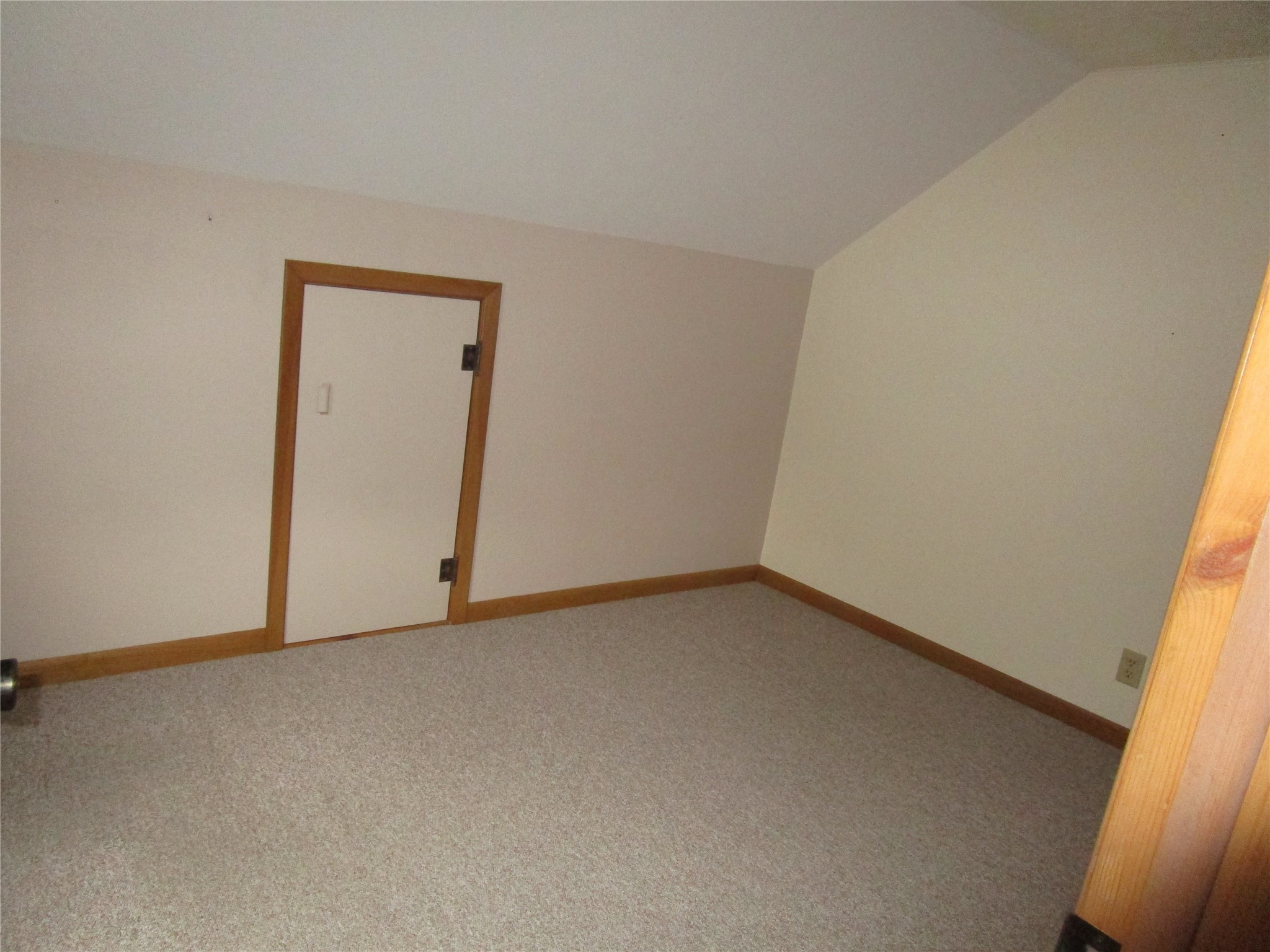 415 W 2nd Street S Property Photo 14