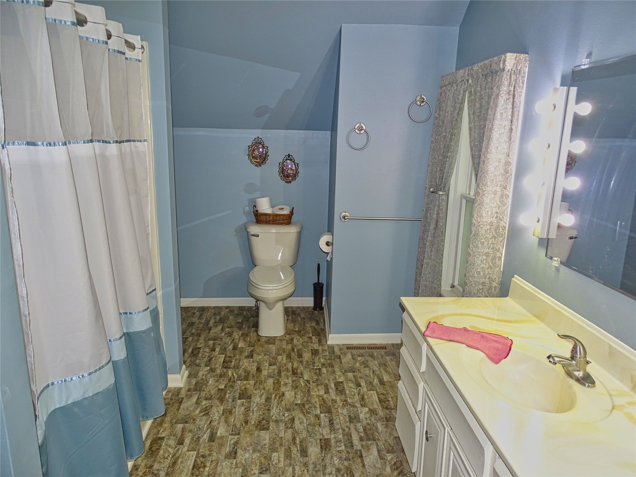 402 E Prospect Street Property Photo 17
