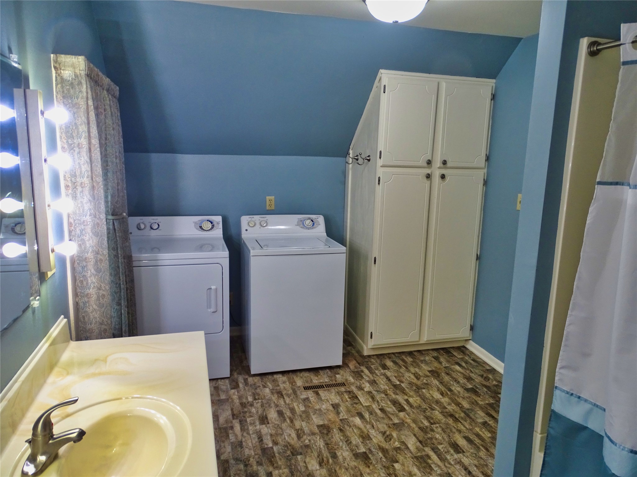 402 E Prospect Street Property Photo 18