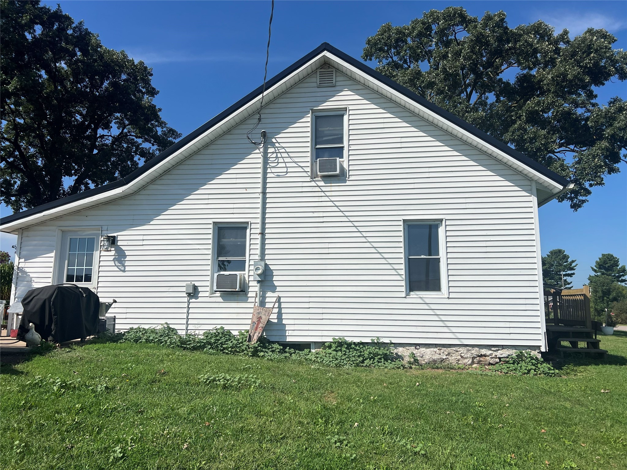 14207 Holmes Road Property Photo 8