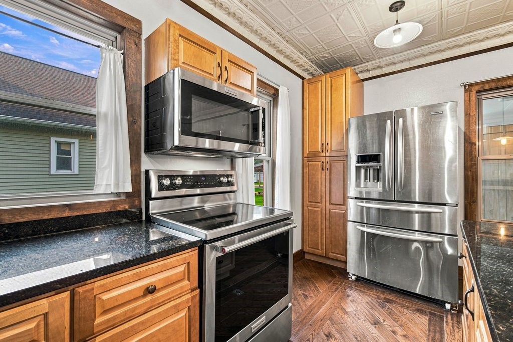 23913 Adams Street Property Photo 6