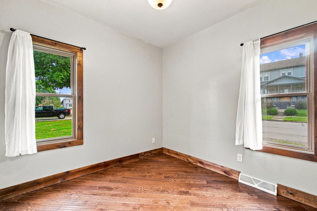 23913 Adams Street Property Photo 16