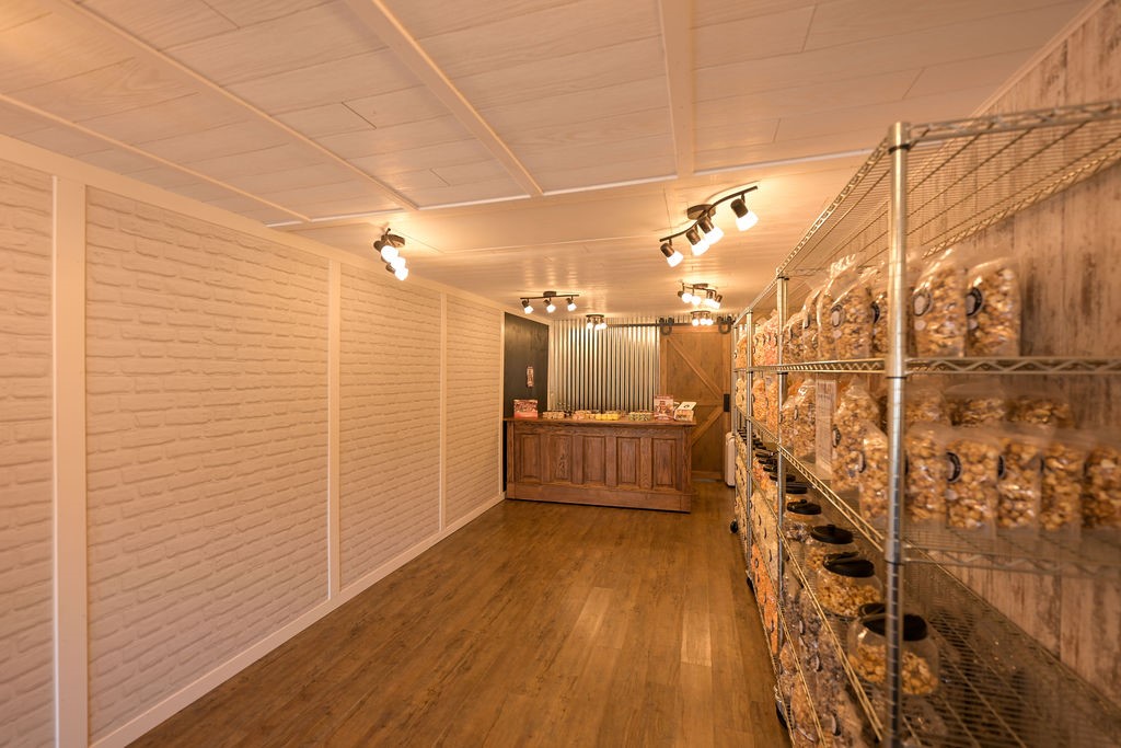233 Walnut Street Property Photo 8