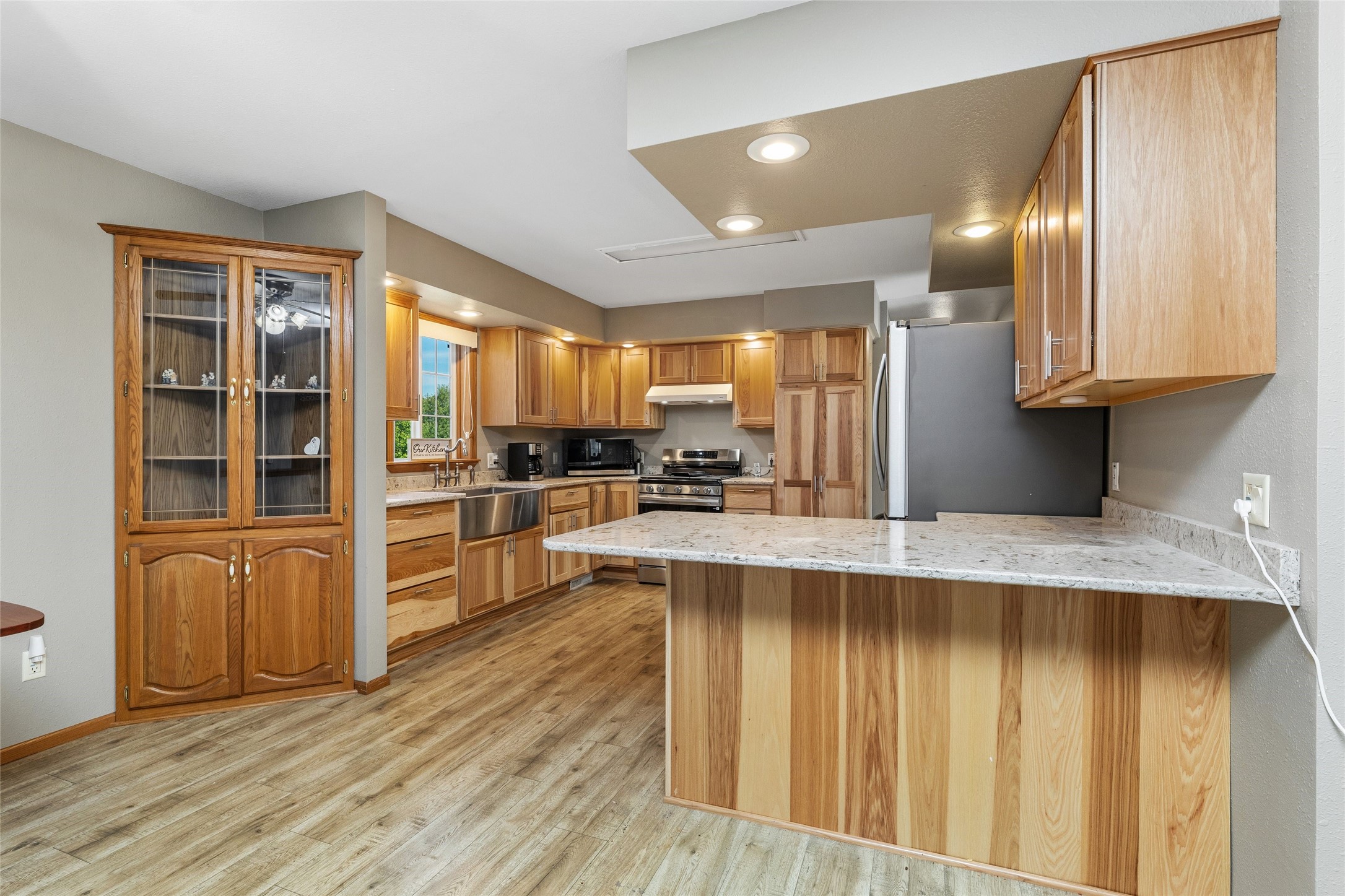 103 Whitespire Drive Property Photo 4