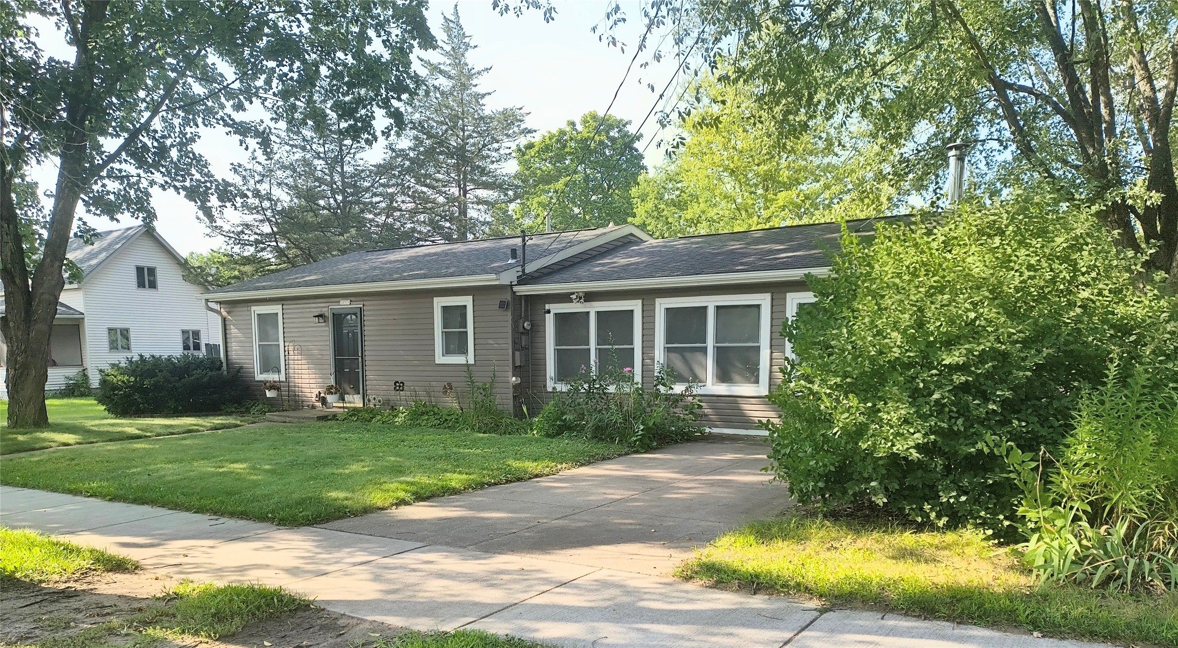 24174 6th Street Property Photo 1
