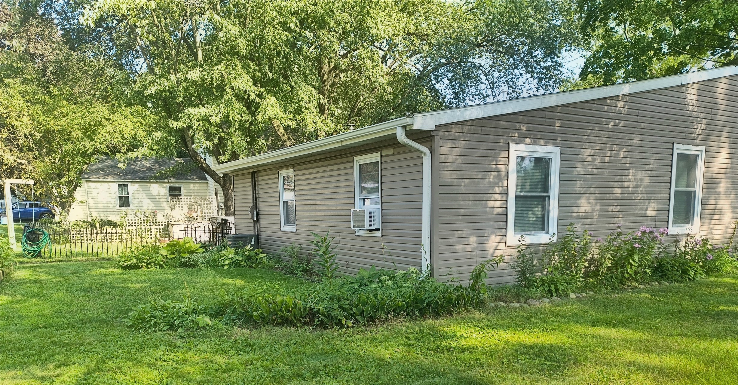 24174 6th Street Property Photo 2