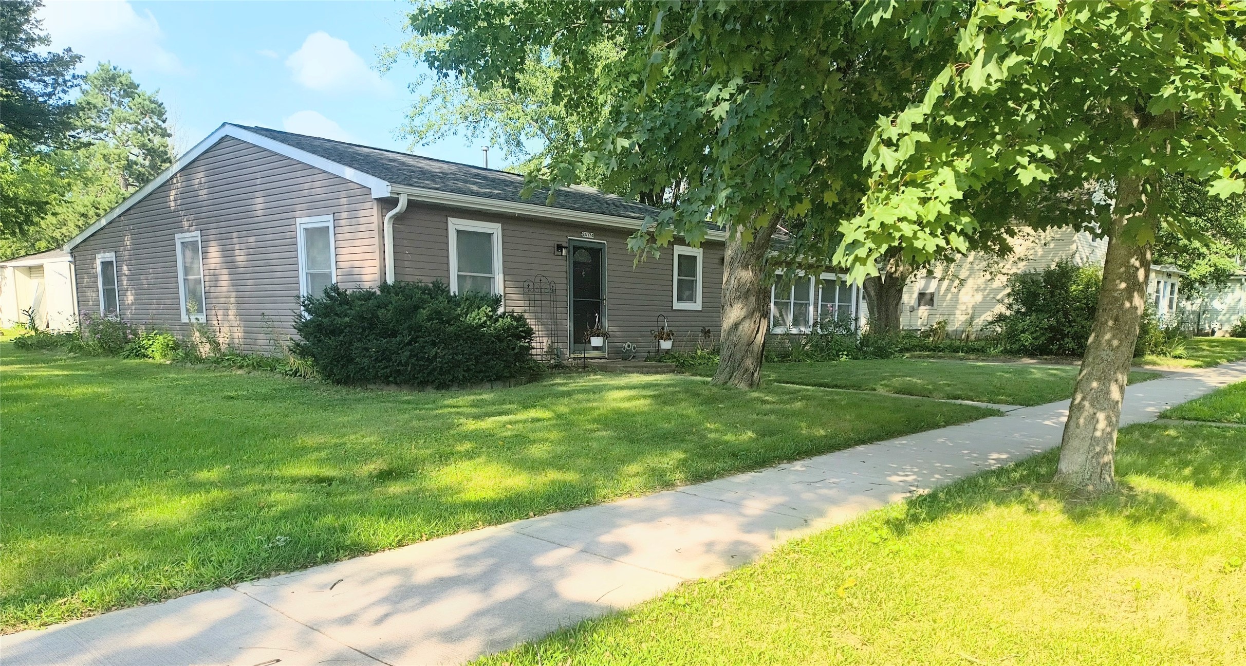 24174 6th Street Property Photo 3