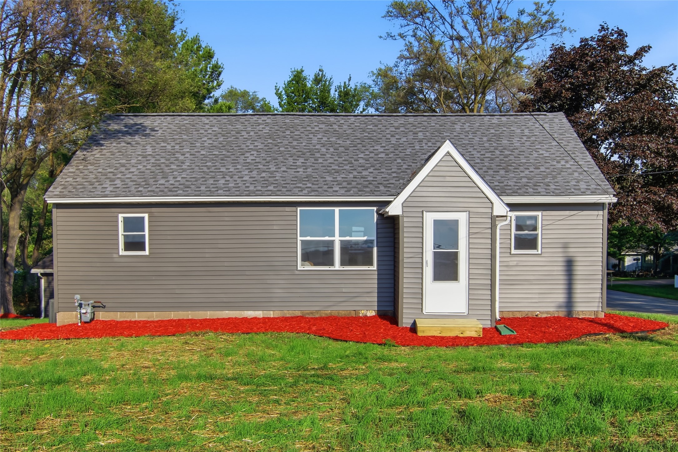 3433 Starr Avenue Property Photo 1