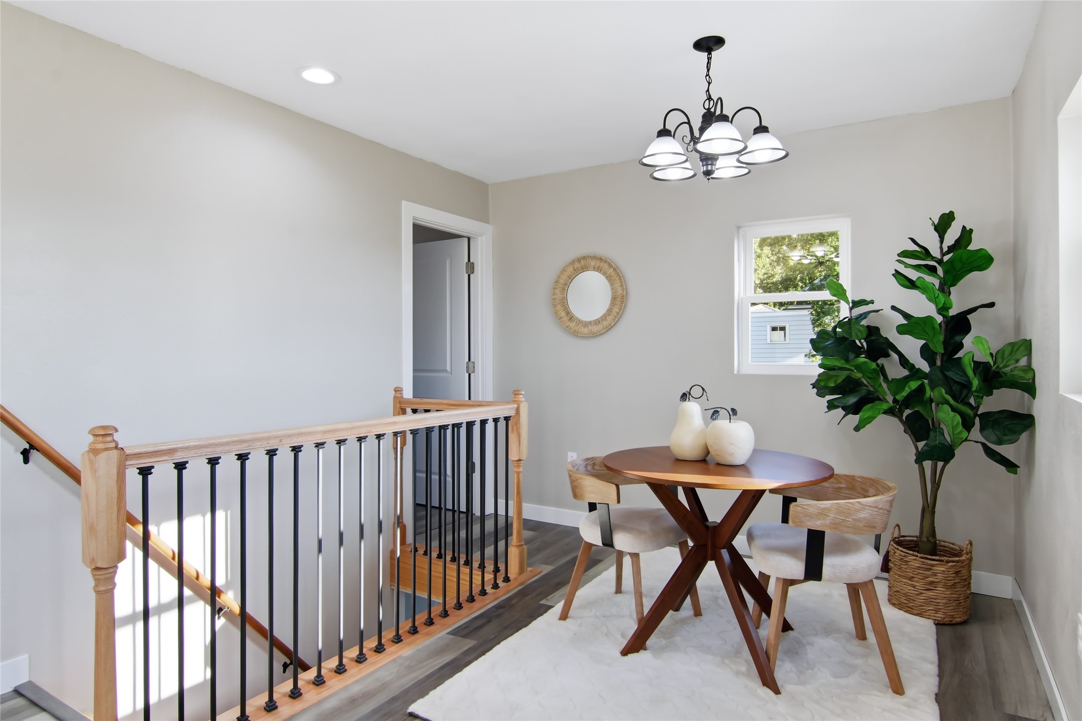 3433 Starr Avenue Property Photo 10