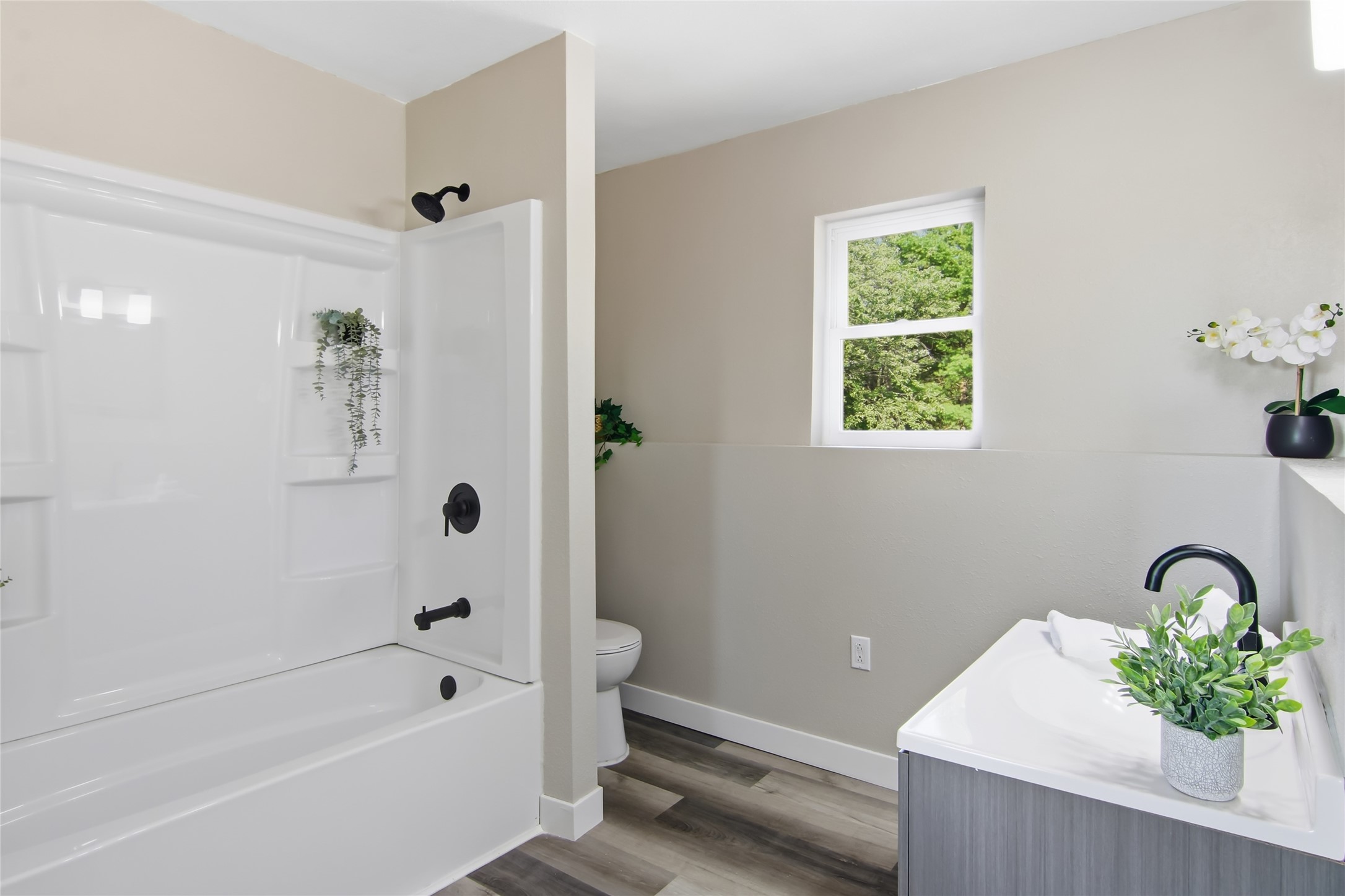 3433 Starr Avenue Property Photo 18