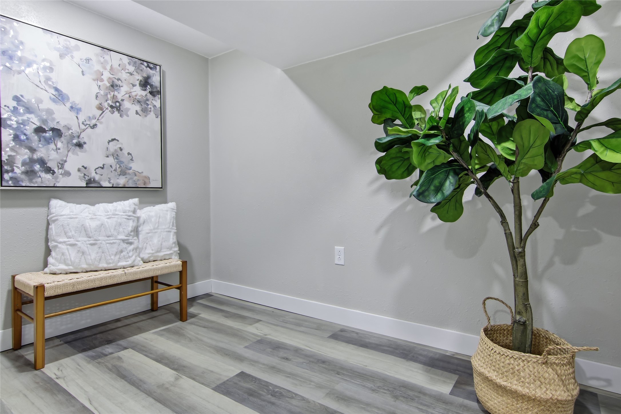 3433 Starr Avenue Property Photo 21