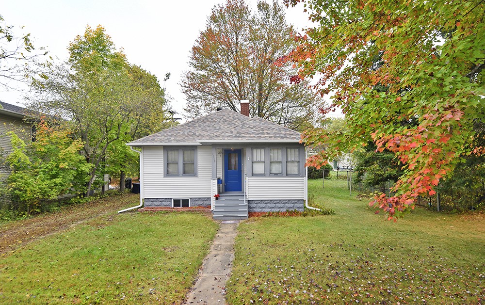 1716 6th Street E Property Photo 1