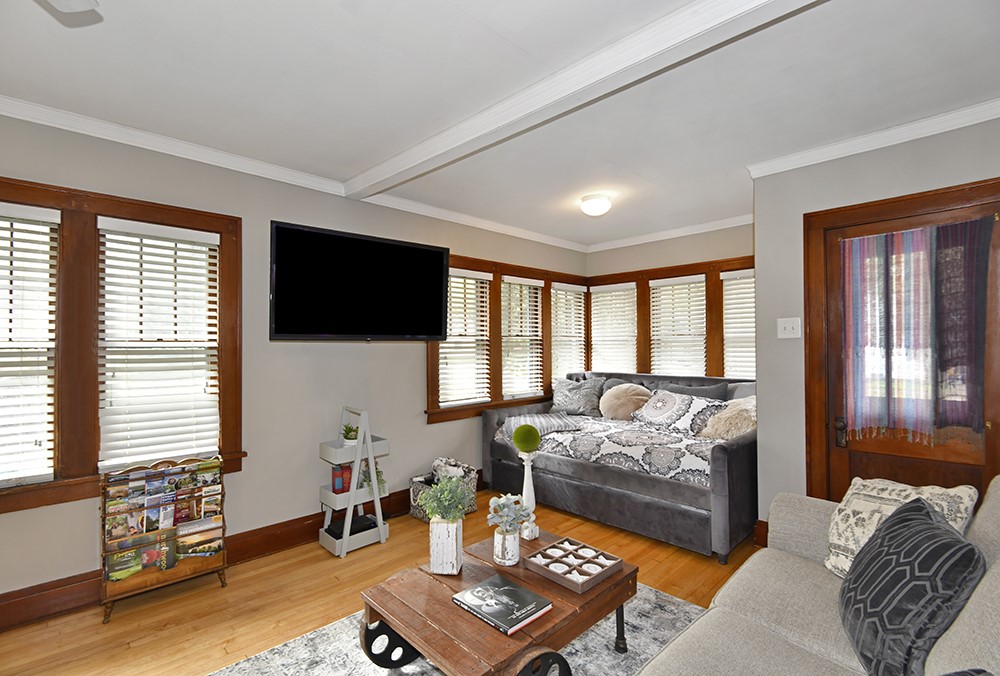 1716 6th Street E Property Photo 2