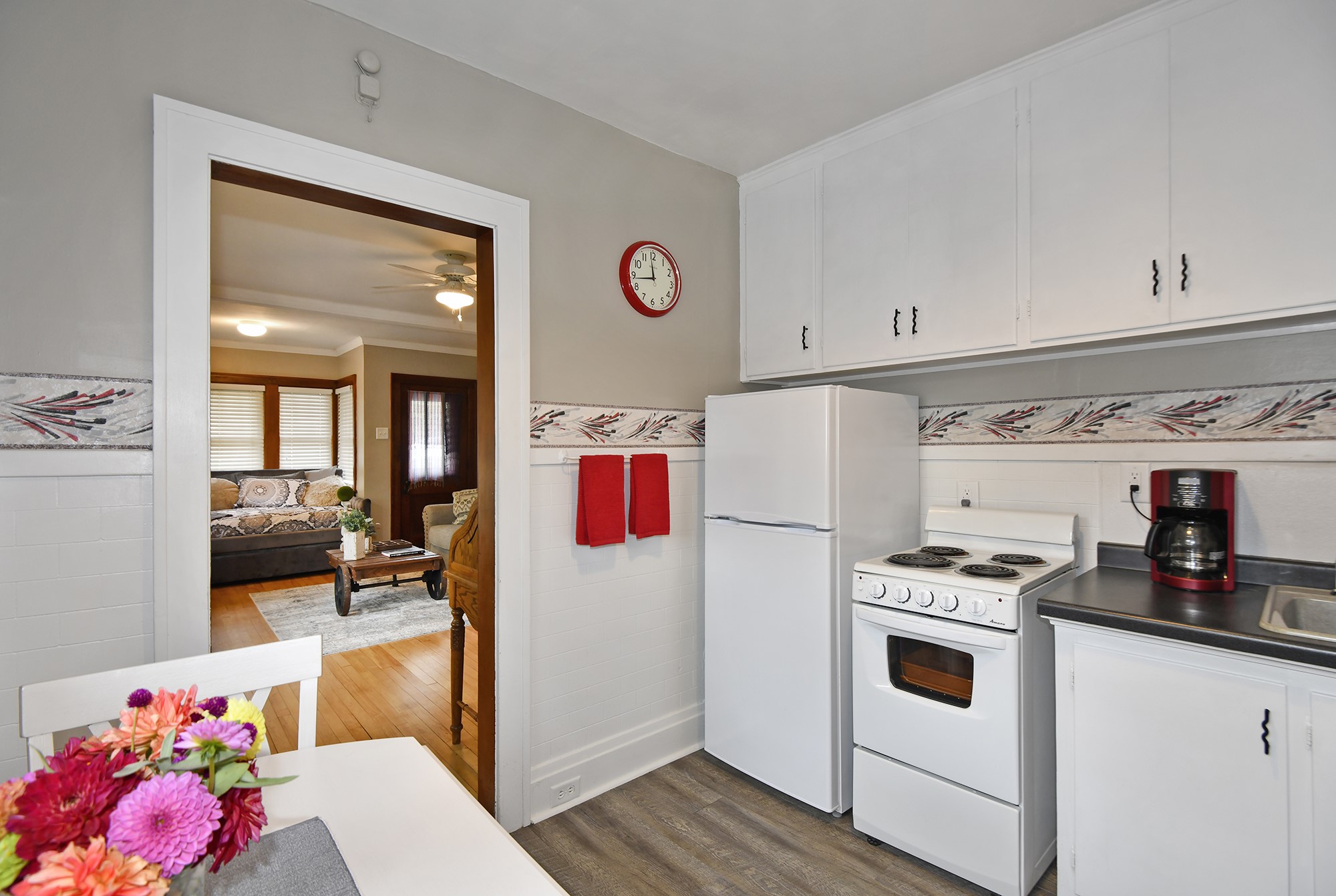 1716 6th Street E Property Photo 4