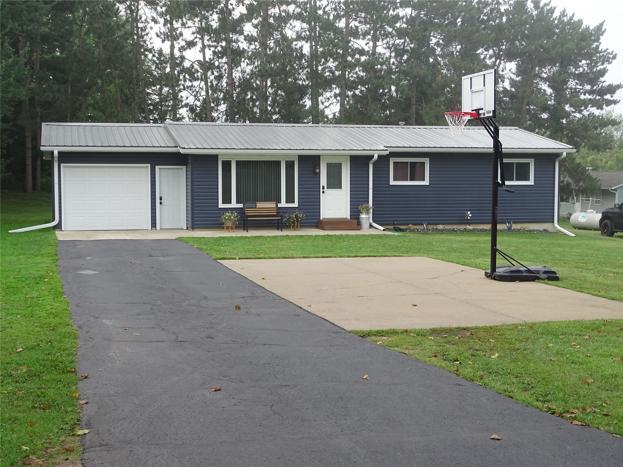 429 Auth Street Property Photo 1
