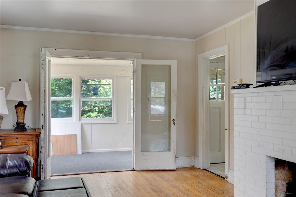 519 W 12th Avenue Property Photo 3