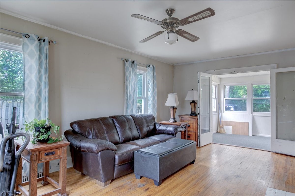519 W 12th Avenue Property Photo 4