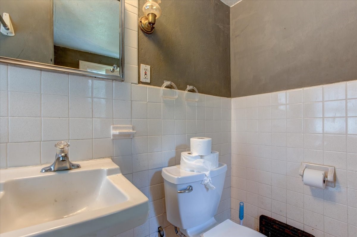519 W 12th Avenue Property Photo 18