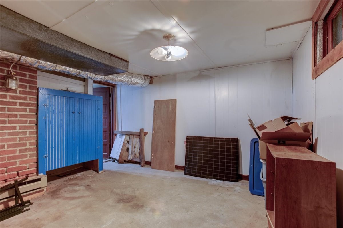 519 W 12th Avenue Property Photo 28