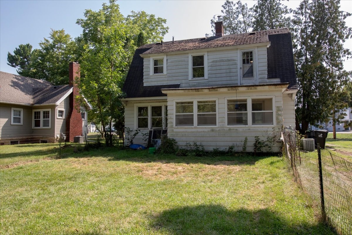 519 W 12th Avenue Property Photo 32