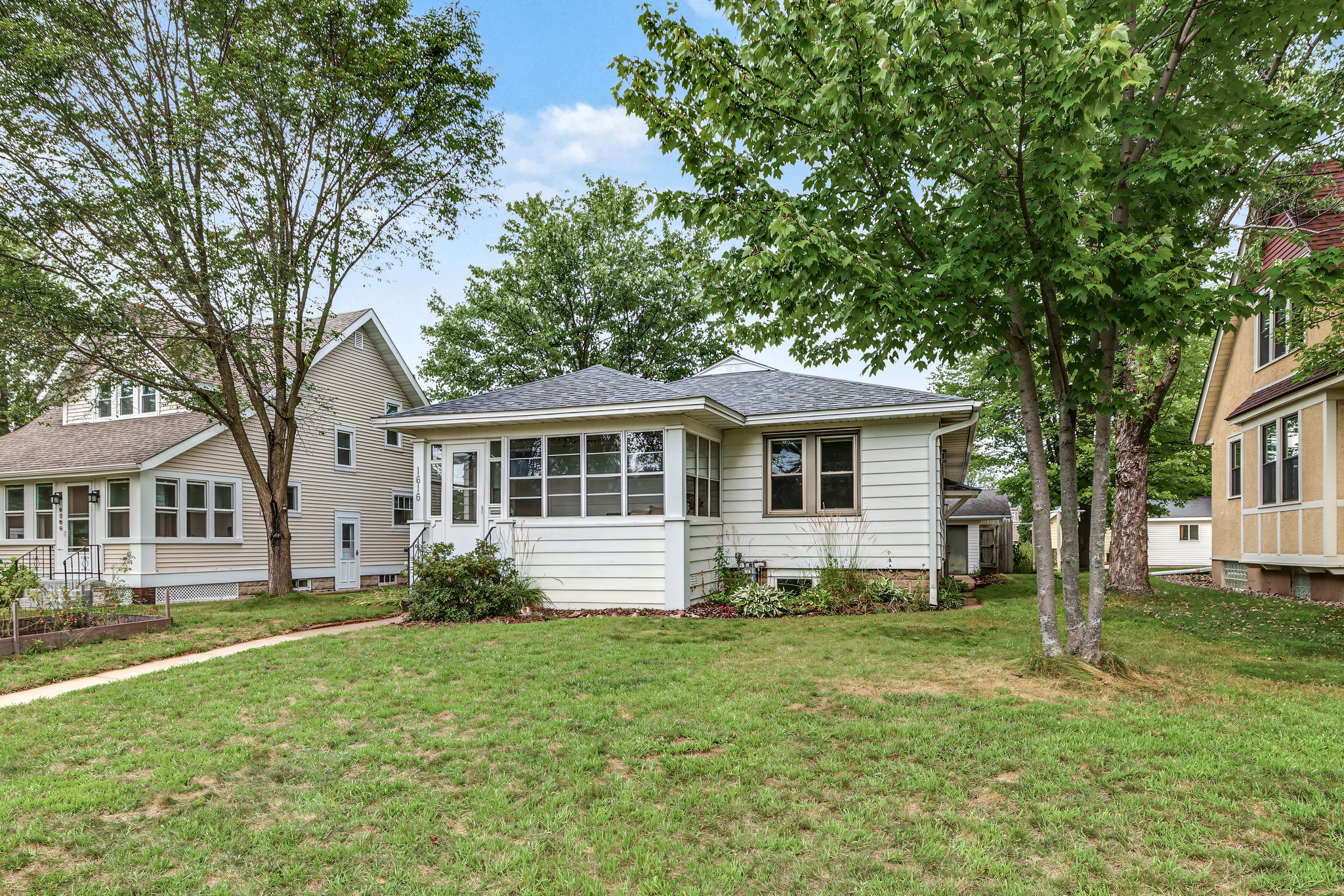 1616 Emery Street Property Photo 4