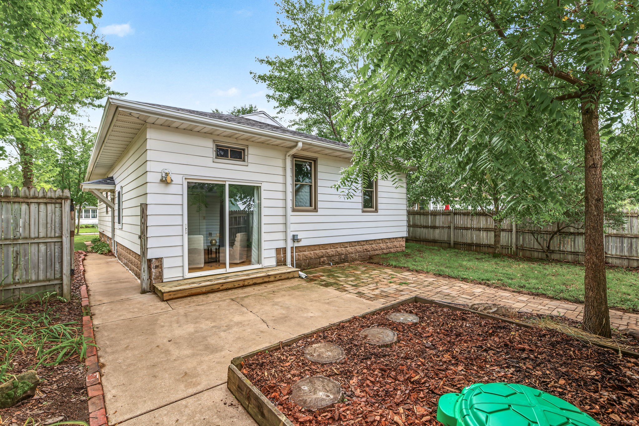 1616 Emery Street Property Photo 35