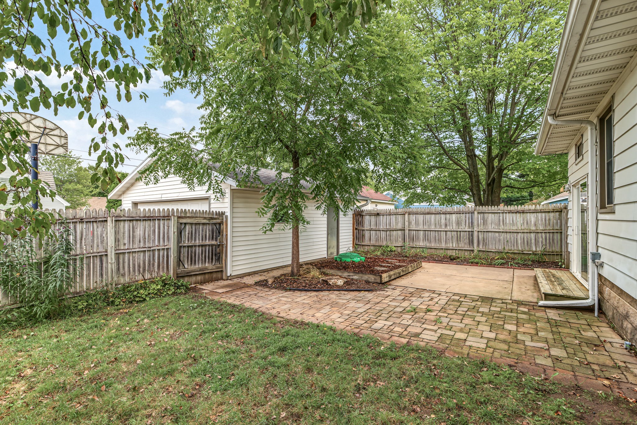 1616 Emery Street Property Photo 37
