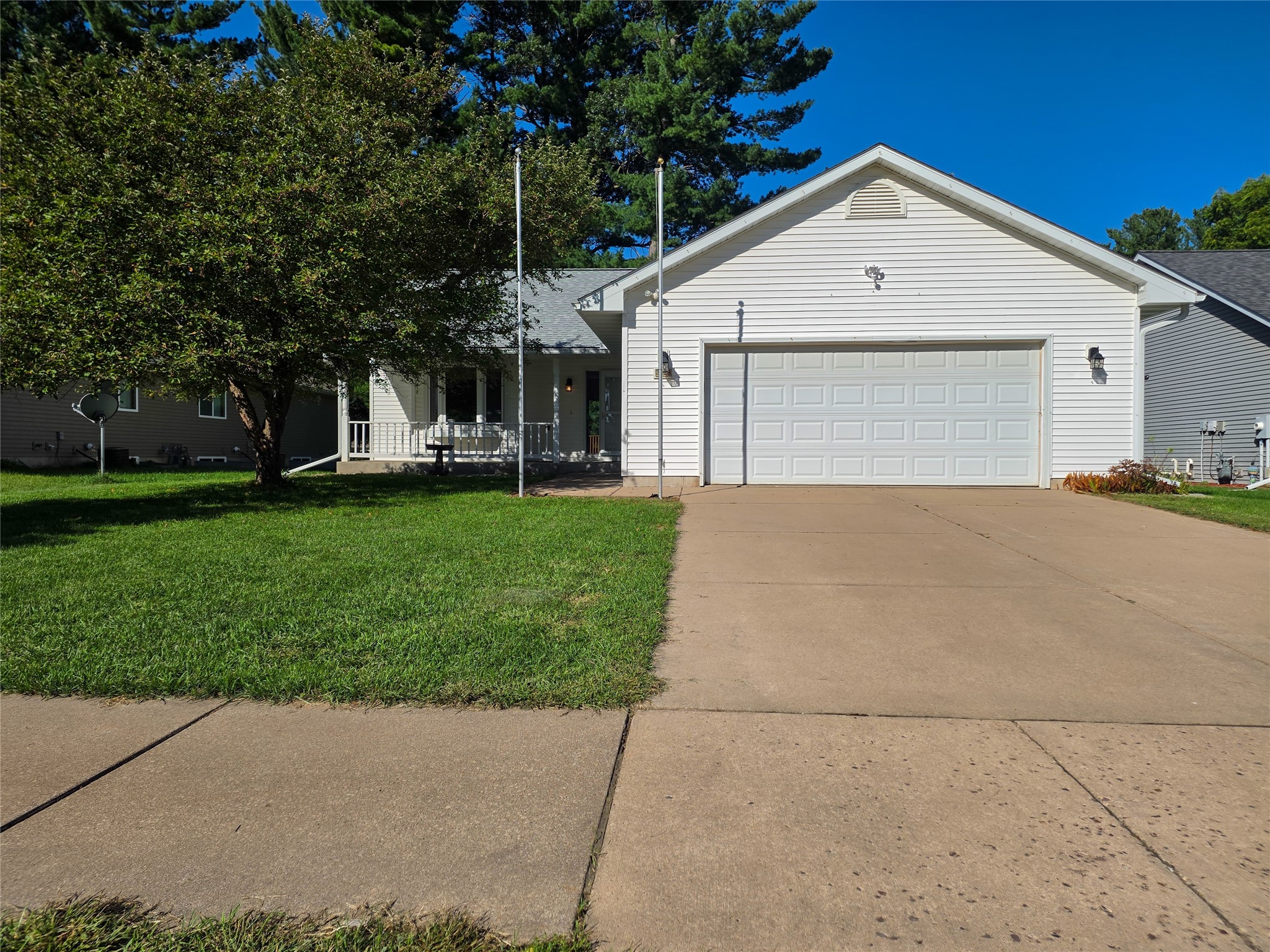 3228 Summerfield Drive Property Photo 1