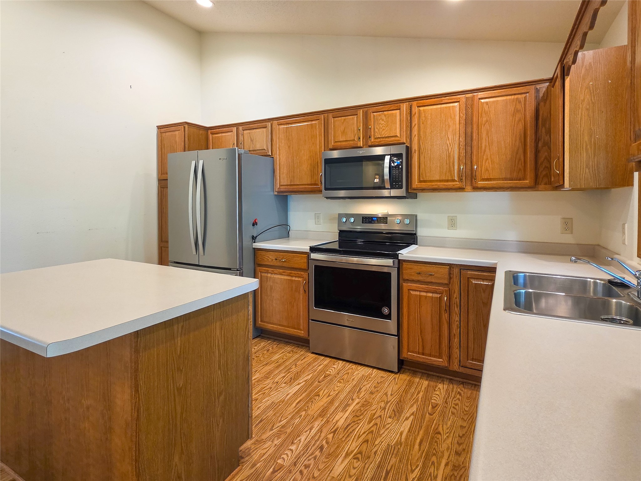 3228 Summerfield Drive Property Photo 5