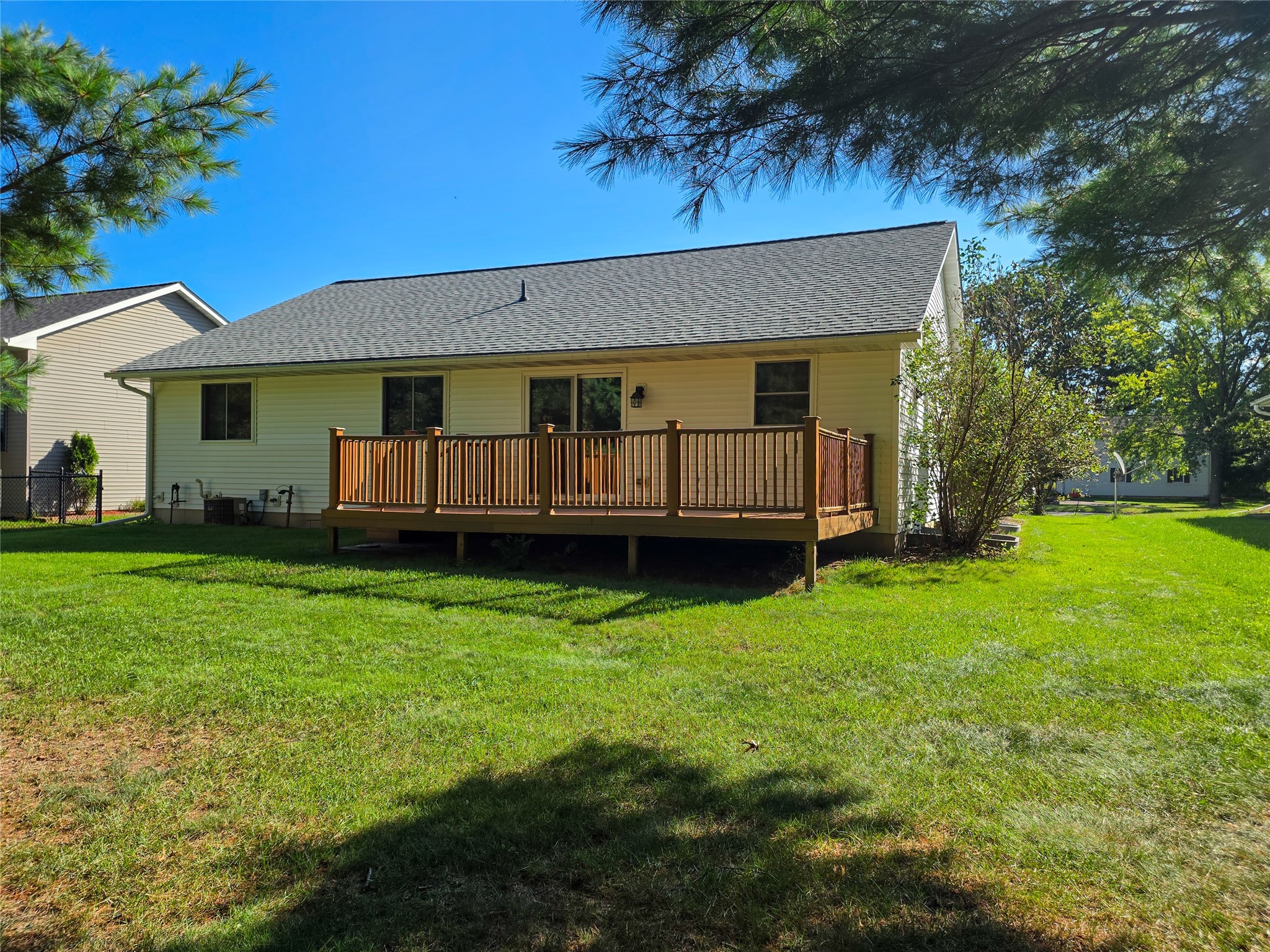 3228 Summerfield Drive Property Photo 17
