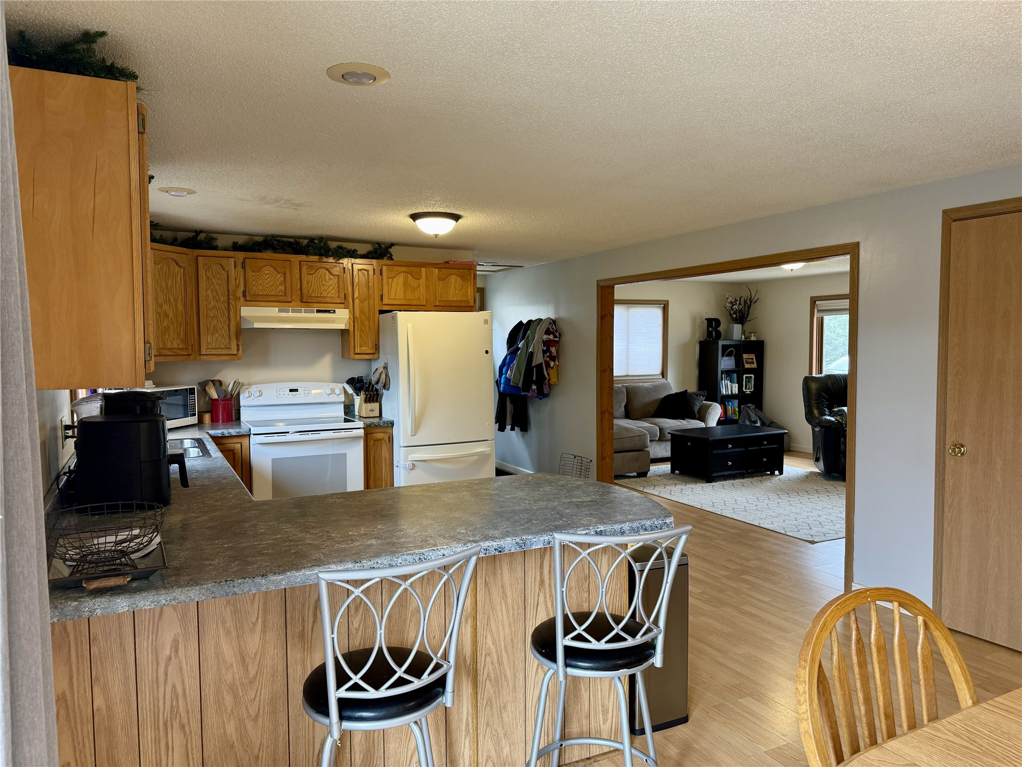 10117 Olker Road Property Photo 2