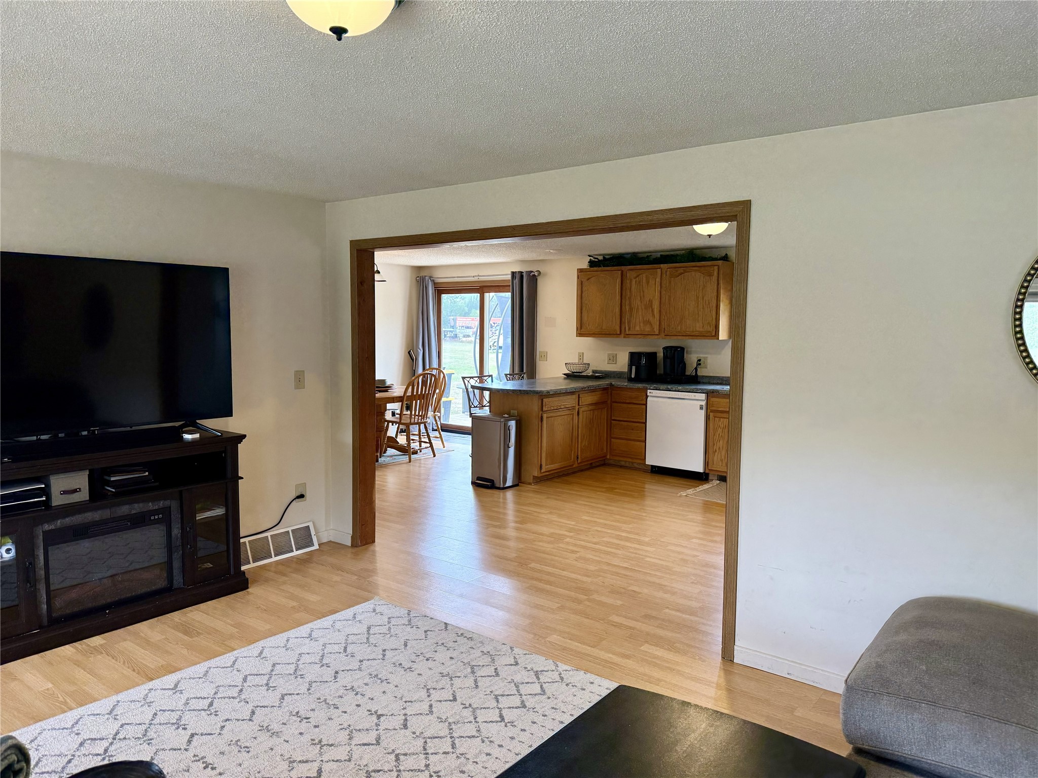 10117 Olker Road Property Photo 9