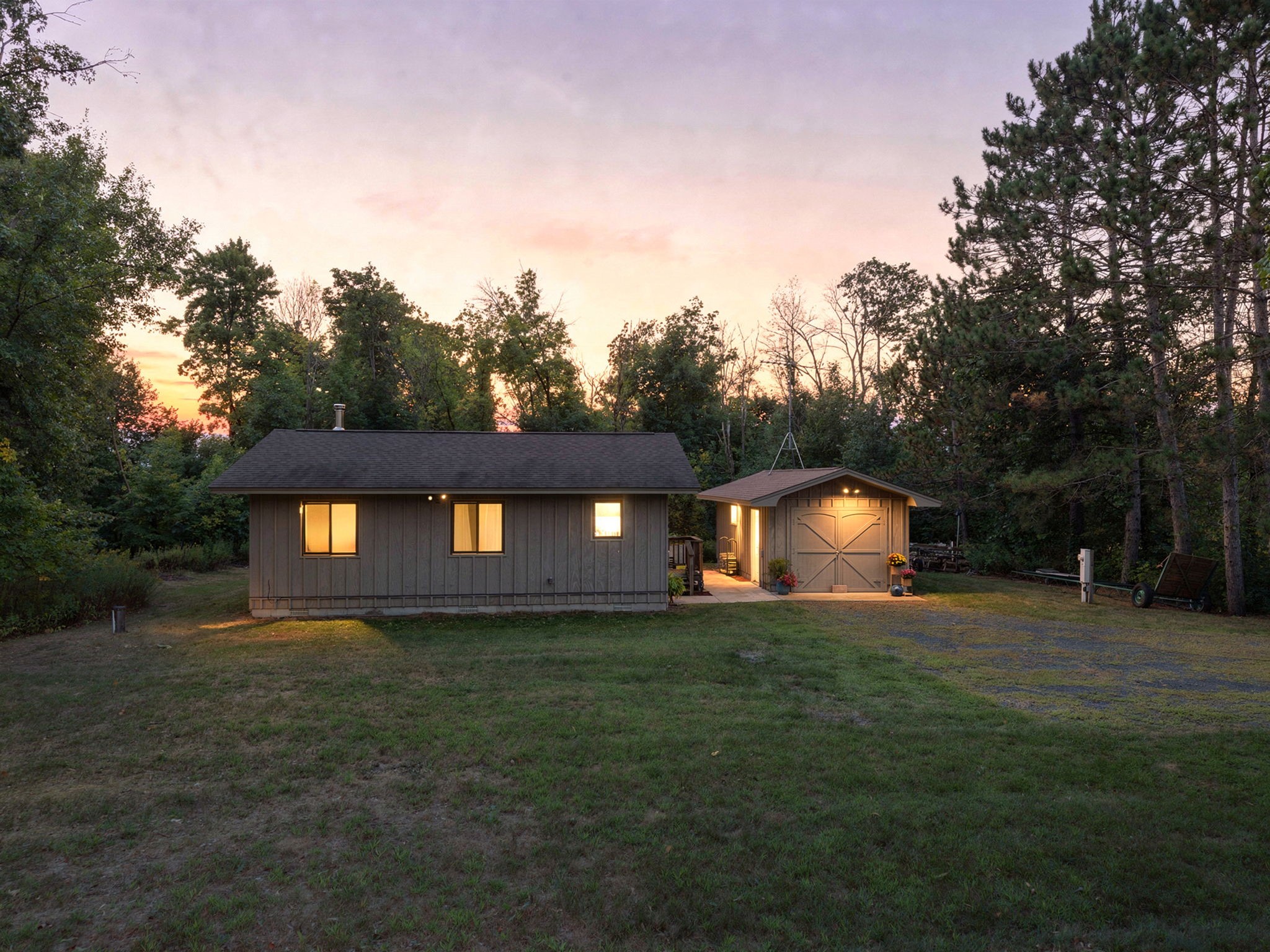 1604941 Property Photo 1