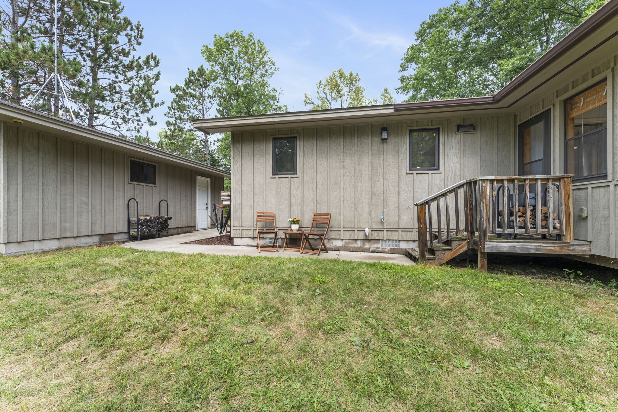 1604941 Property Photo 4