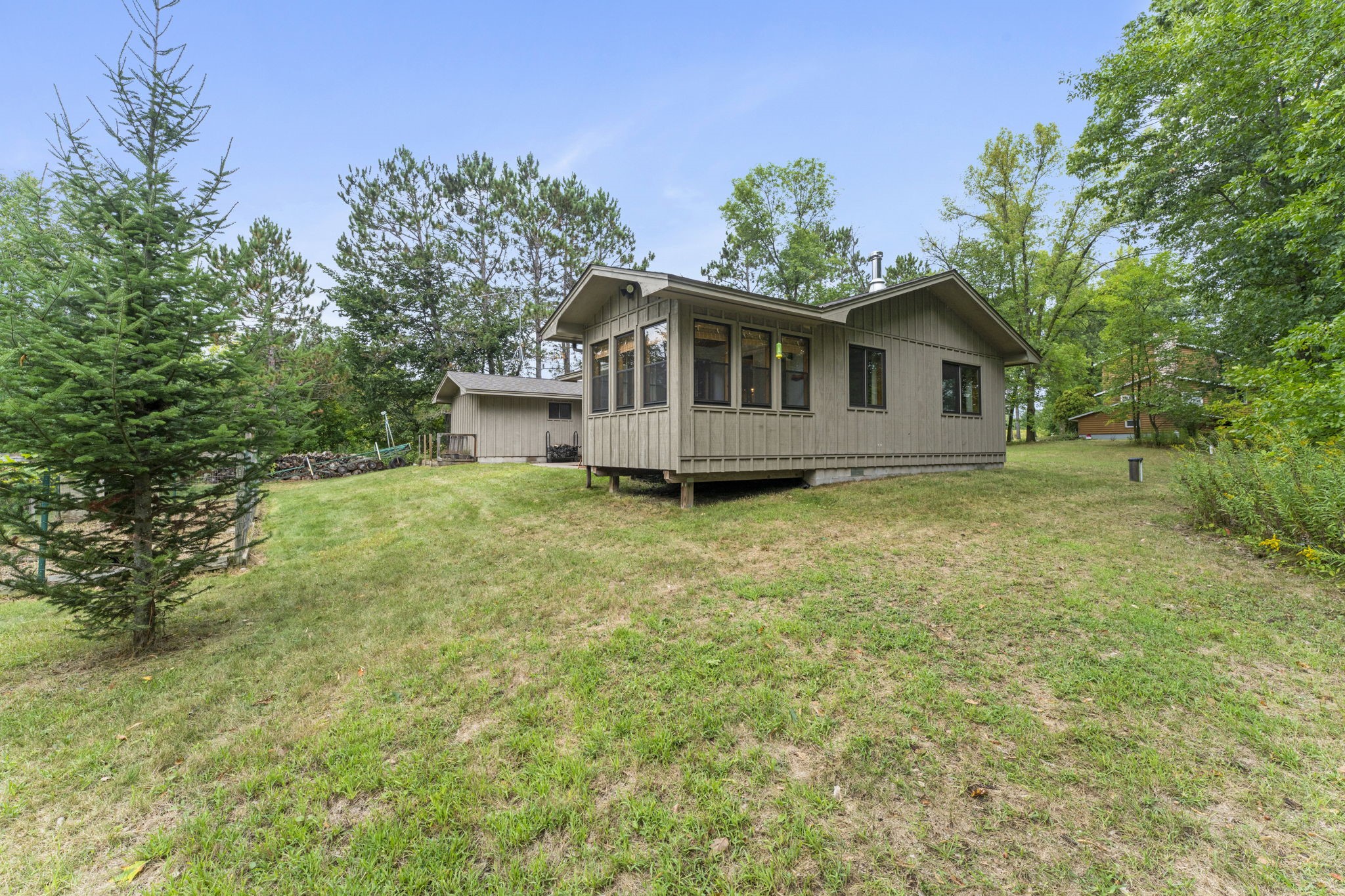 1604941 Property Photo 6