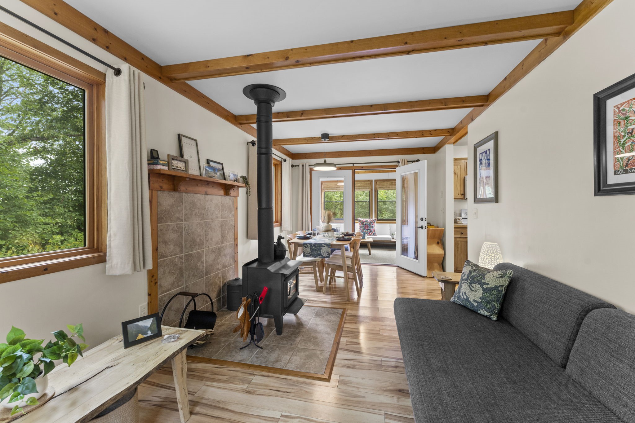 1604941 Property Photo 6