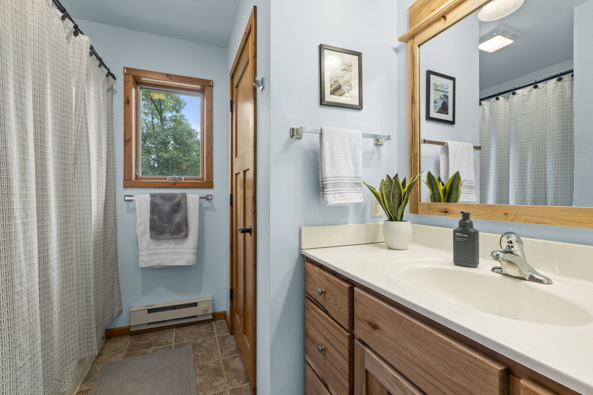 1604941 Property Photo 16