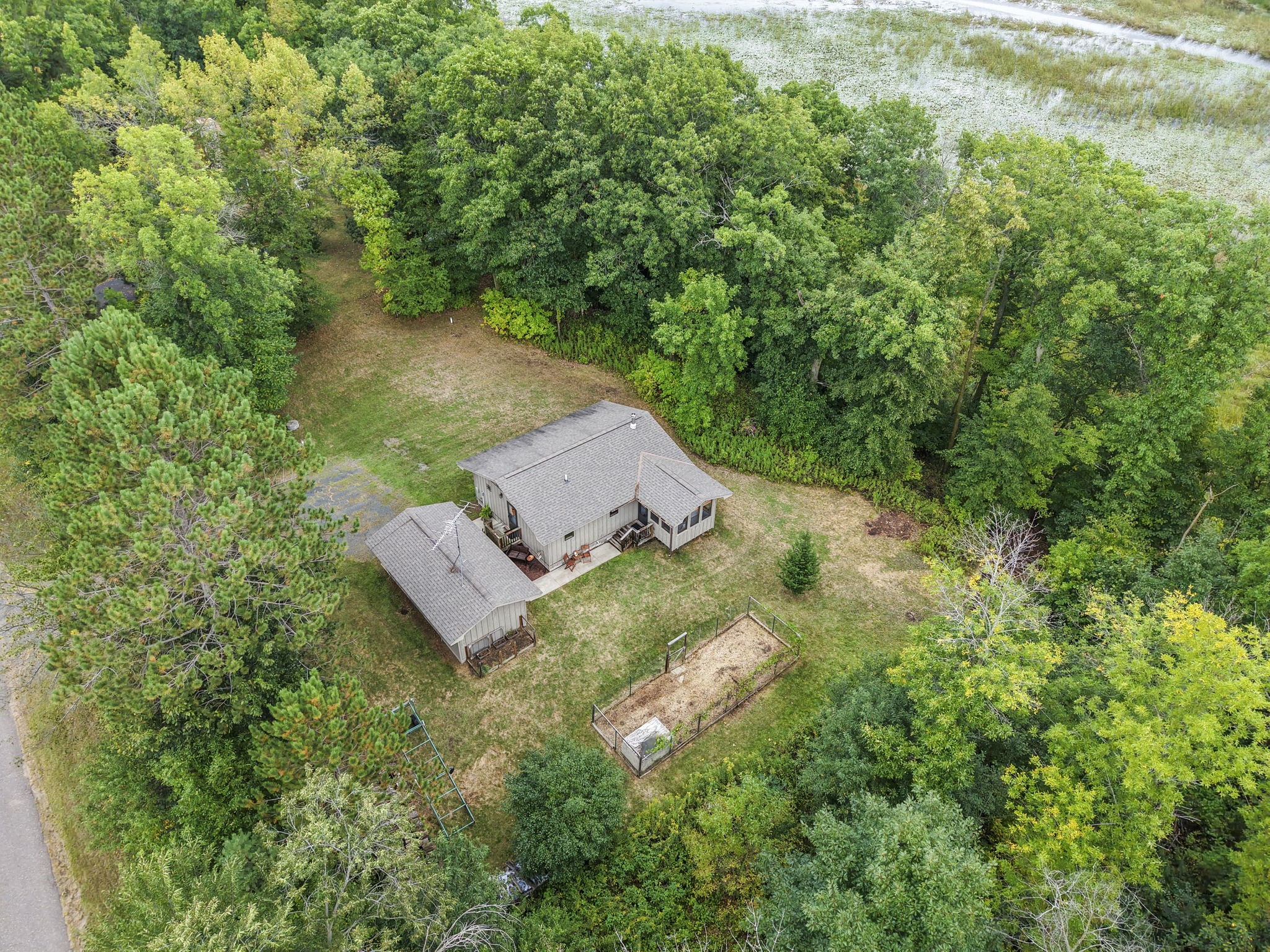 1604941 Property Photo 27