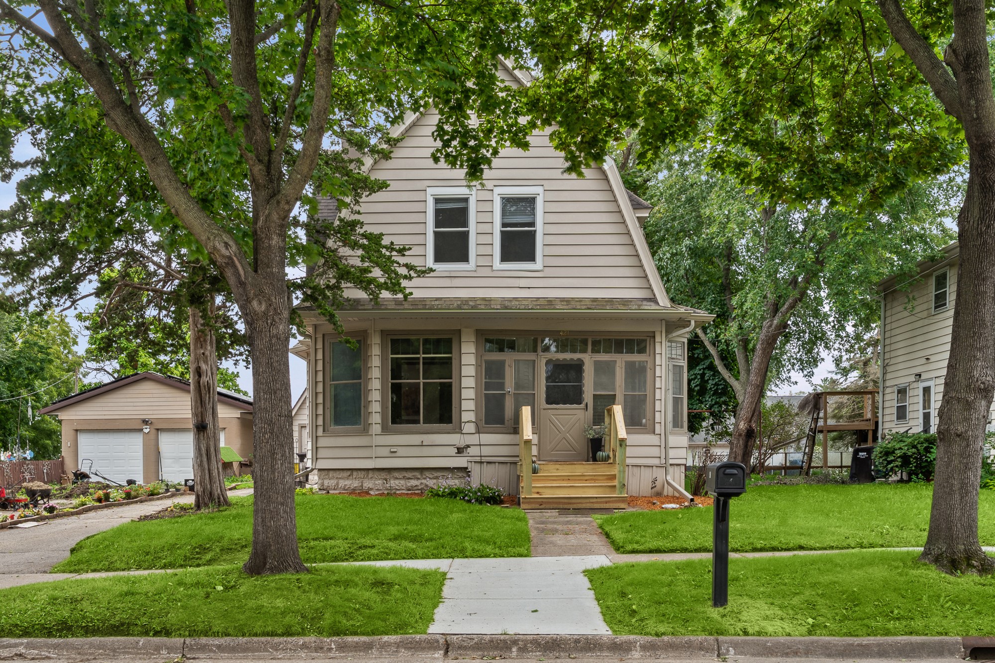 421 Hill Street Property Photo 3