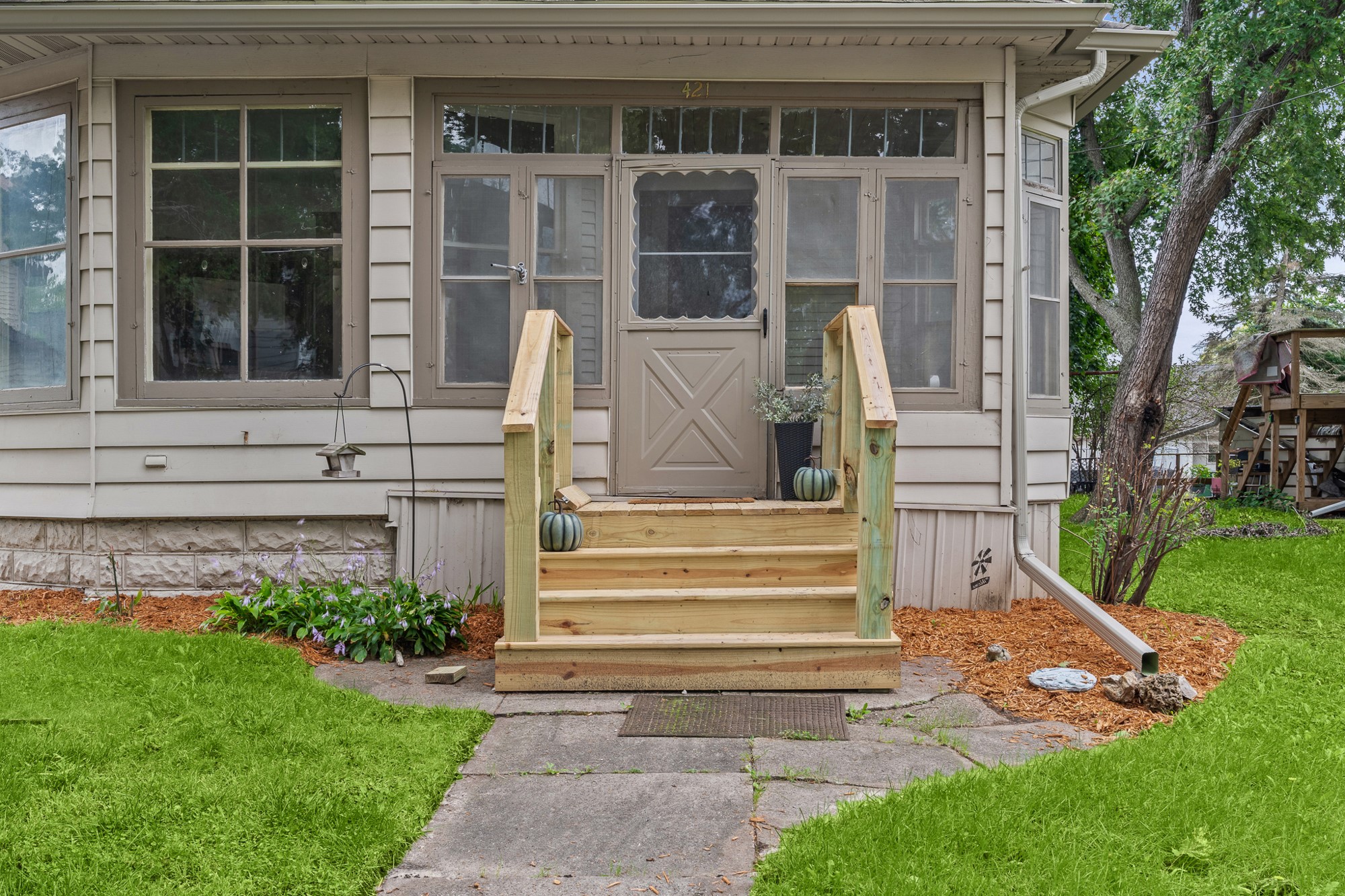 421 Hill Street Property Photo 4