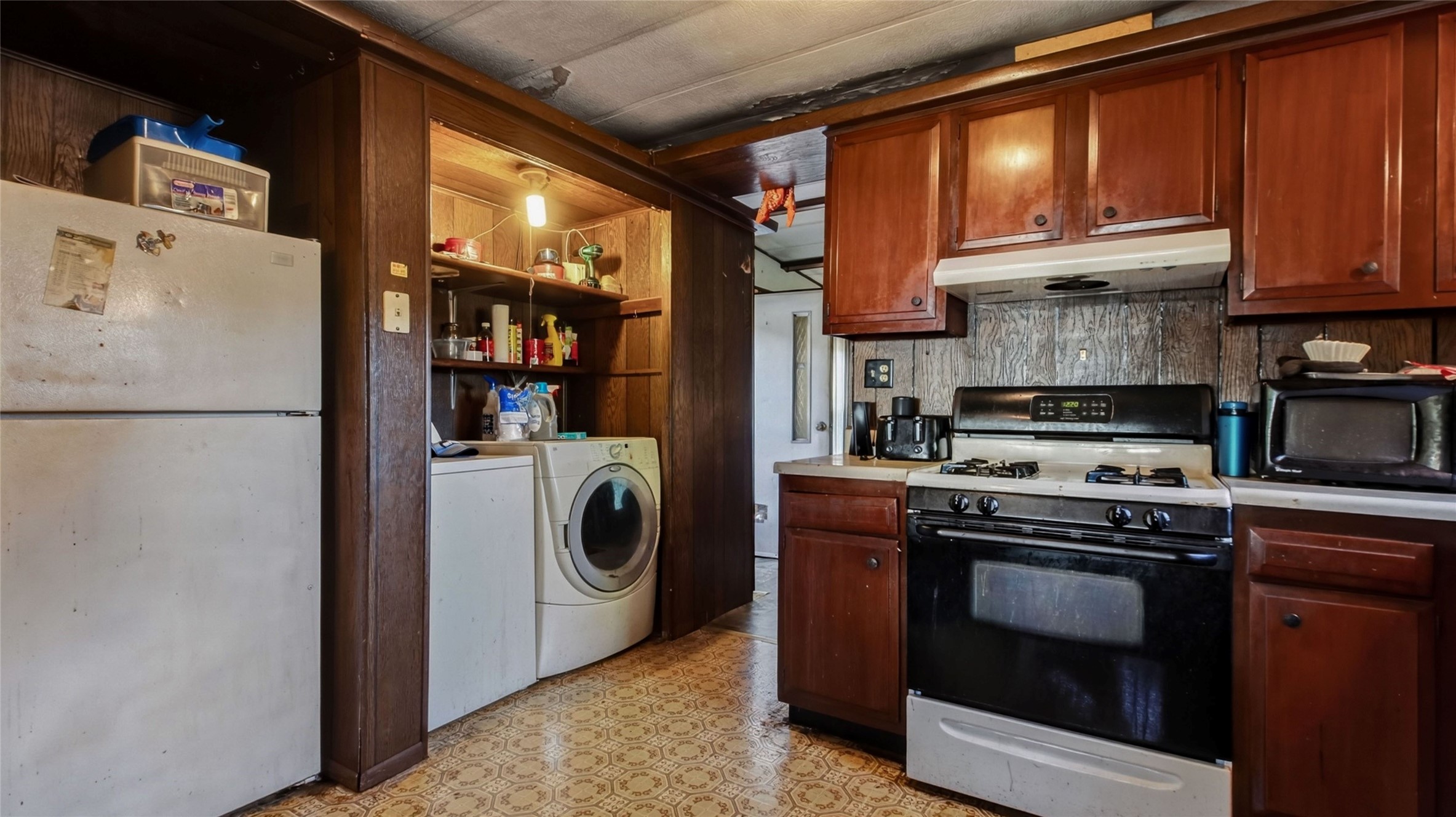 429 S Scott Street Property Photo 2